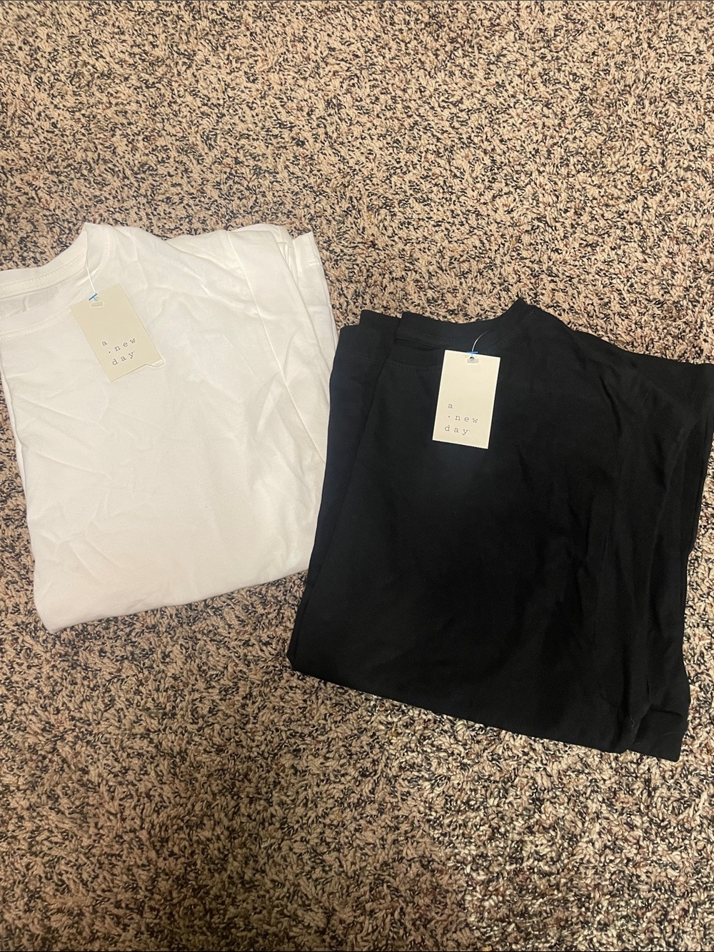 a new day Short Sleeve Crew T-Shirts in White and Black XL NWT